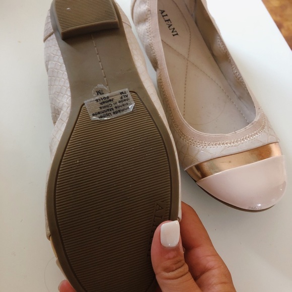 flats - Picture 2 of 2